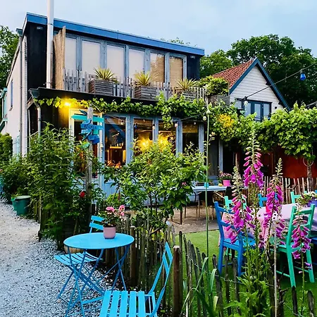 Casa Del Vecino Holiday home *